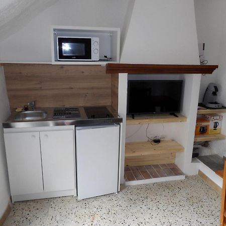 Studio Chez Steph Eyguières Dış mekan fotoğraf